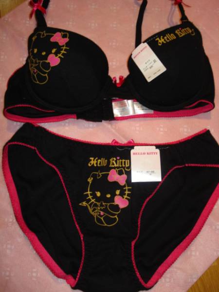 Sanrio Hello Kitty Devil bra set from Japan